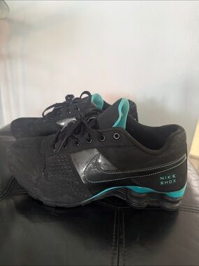 Nike Black & Teal Shox Low-Top Sneakers